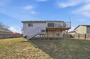 601 Horseshoe Ln, Braham, MN 55006 - Photo 8