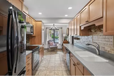 10223 Scarborough Road, Bloomington, MN 55437 - Photo 10