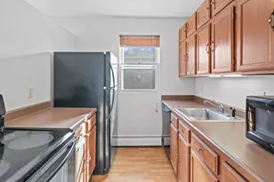 676 Ashland Ave, Saint Paul, MN 55104 - Photo 4