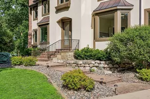 8803 Cove Pointe Rd, Eden Prairie, MN 55347 - Photo 10