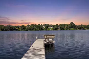 8803 Cove Pointe Rd, Eden Prairie, MN 55347 - Photo 4