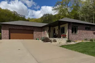 2760 Oakhurst Dr, Lake City, MN 55041 - Photo 1