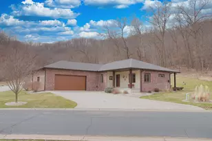 2760 Oakhurst Dr, Lake City, MN 55041 - Photo 8