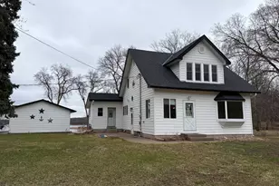 11551 278th St, Chisago City, MN 55013 - Photo 1