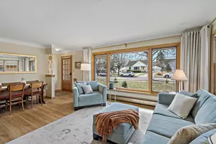 993 Hyacinth Ave E, Saint Paul, MN 55106 - Photo 8