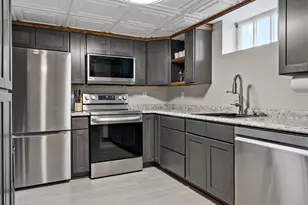 993 Hyacinth Ave E, Saint Paul, MN 55106 - Photo 40