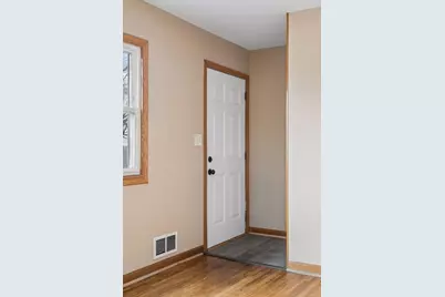 1461 Grandview Avenue E, Maplewood, MN 55109 - Photo 4