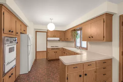 9009 Russell Avenue S, Bloomington, MN 55431 - Photo 6