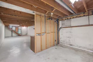 9009 Russell Ave S, Bloomington, MN 55431 - Photo 24