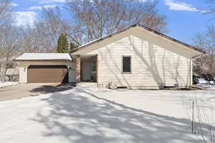 1257 Edgewood Pl, Owatonna, MN 55060 - Photo 4