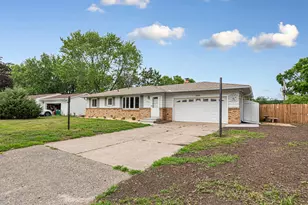 2033 Bluestone Ln, Eagan, MN 55122 - Photo 4