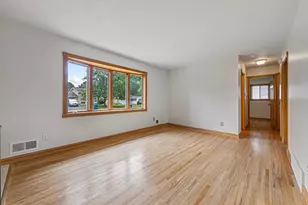 2033 Bluestone Ln, Eagan, MN 55122 - Photo 14