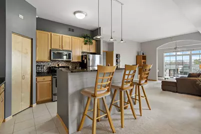 2405 39th Avenue NE #401, Saint Paul, MN 55421 - Photo 4