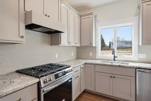 1060 Legend Ln, River Falls, WI 54022 - Photo 6