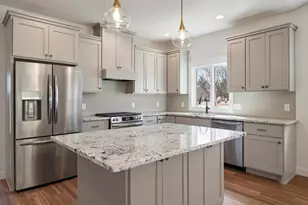 1060 Legend Ln, River Falls, WI 54022 - Photo 2