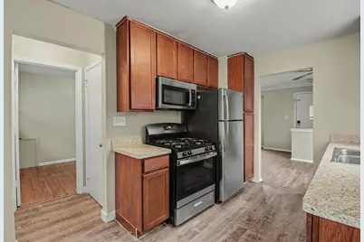 875 Iroquois Avenue, Saint Paul, MN 55119 - Photo 8