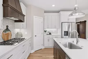 4742 Lawndale Ct N, Plymouth, MN 55446 - Photo 16