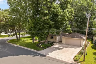 3719 Baillif Pl, Bloomington, MN 55431 - Photo 24