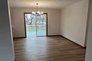 703 S 3rd St, Ellendale, MN 56026 - Photo 6