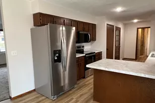 703 S 3rd St, Ellendale, MN 56026 - Photo 8