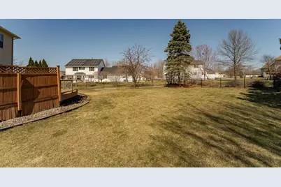 2827 Oakview Drive NE, Rochester, MN 55906 - Photo 6