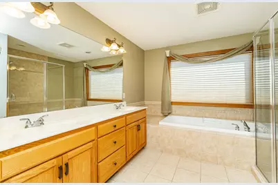 2827 Oakview Drive NE, Rochester, MN 55906 - Photo 24