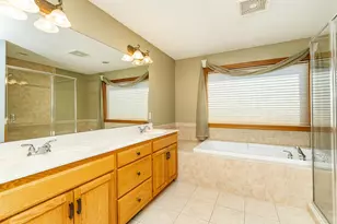 2827 Oakview Dr NE, Rochester, MN 55906 - Photo 24