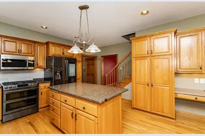 2827 Oakview Drive NE, Rochester, MN 55906 - Photo 14