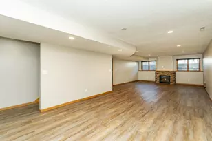 2827 Oakview Dr NE, Rochester, MN 55906 - Photo 32