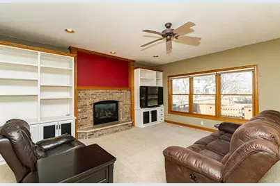 2827 Oakview Drive NE, Rochester, MN 55906 - Photo 8