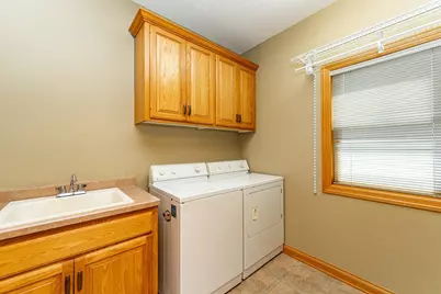 2827 Oakview Drive NE, Rochester, MN 55906 - Photo 20