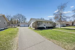 511 8th St NW, Elk River, MN 55330 - Photo 2