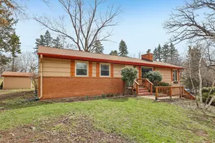 2639 Cedar Crest Rd E, Minnetonka, MN 55305 - Photo 2