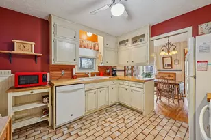 2639 Cedar Crest Rd E, Minnetonka, MN 55305 - Photo 16