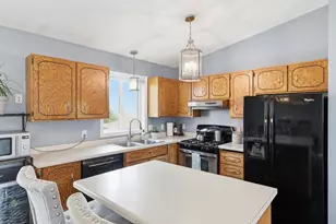 1917 Heritage Dr, Shakopee, MN 55379 - Photo 10