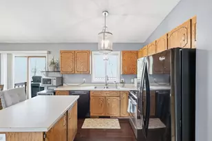 1917 Heritage Dr, Shakopee, MN 55379 - Photo 12