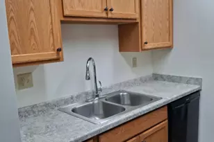 1181 Edgcumbe Rd, Saint Paul, MN 55105 - Photo 8