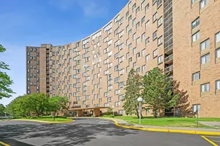 1181 Edgcumbe Rd, Saint Paul, MN 55105 - Photo 1