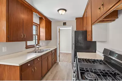 6330 Perry Avenue N, Brooklyn Center, MN 55429 - Photo 6