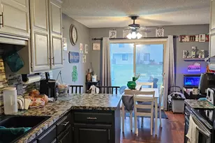 8781 Maplebrook Pkwy N, Brooklyn Park, MN 55445 - Photo 4