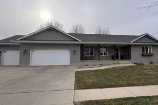 1411 Evergreen Dr, Luverne, MN 56156 - Photo 1