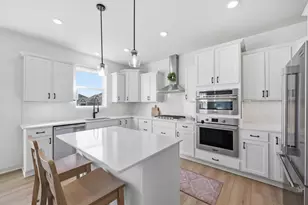 748 Longmeadow Ln, Waconia, MN 55387 - Photo 4