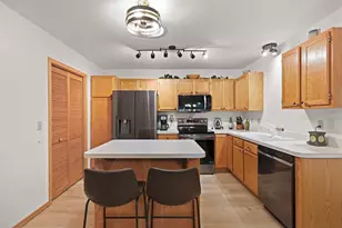 9949 Tamarack Cove, Woodbury, MN 55125 - Photo 8