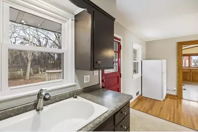 303 Roma Avenue, Roseville, MN 55113 - Photo 10