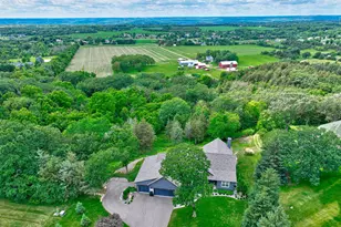 416 Eagle Bluff Dr, Hudson, WI 54016 - Photo 32
