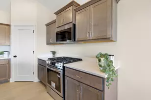 19966 Hiawatha Ct, Lakeville, MN 55044 - Photo 12