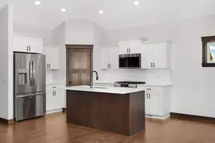 19966 Hiawatha Ct, Lakeville, MN 55044 - Photo 12