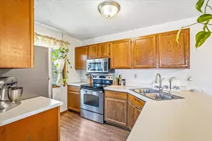 5734 Otter View Trail, White Bear Lake, MN 55110 - Photo 10