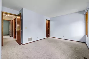 10302 Toledo Cir, Bloomington, MN 55437 - Photo 28