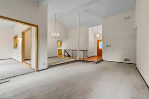 10302 Toledo Cir, Bloomington, MN 55437 - Photo 4